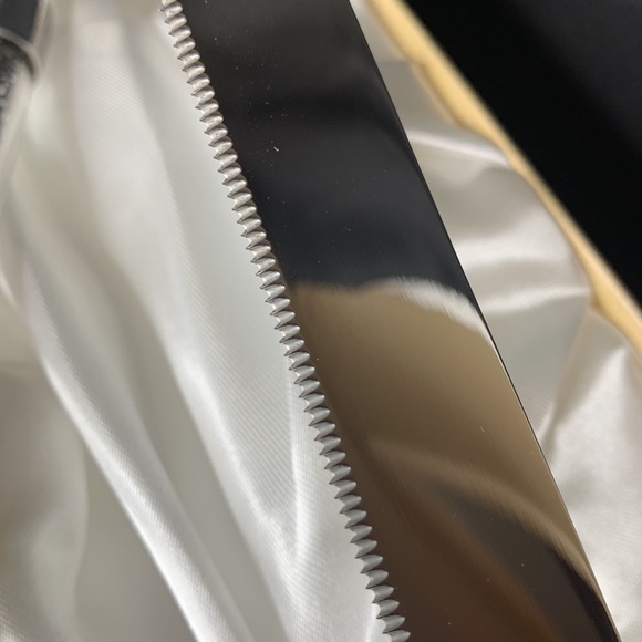 NIB Oleg Cassini cake knife and server with hematite stone filled handles - Picture 11 of 14